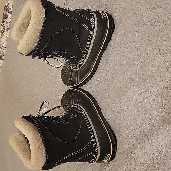 LL Bean winter boots - Picture 4 of 8